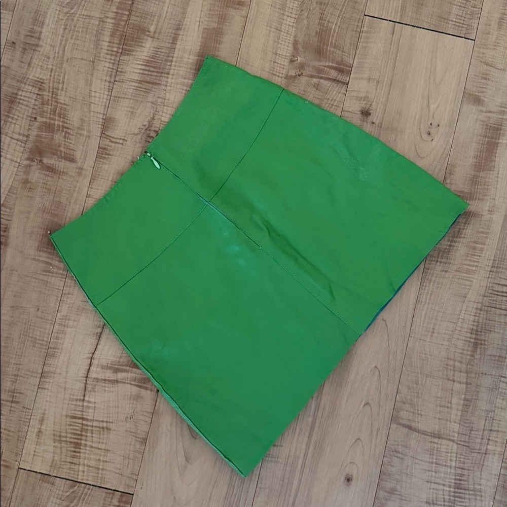 Green Vintage Soft Matte Leather Women's Mini Skirt - Picture 2 of 11